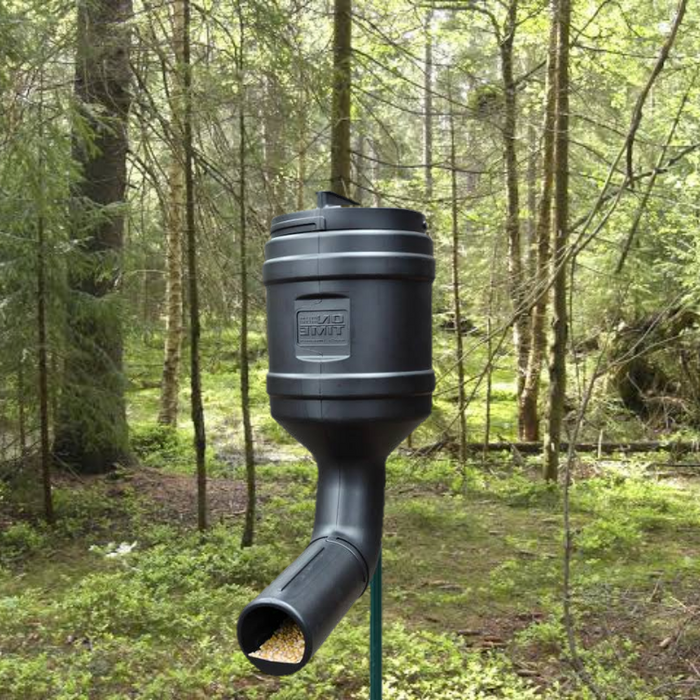 Standing Automatic Gravity Deer Game Protein Feeder